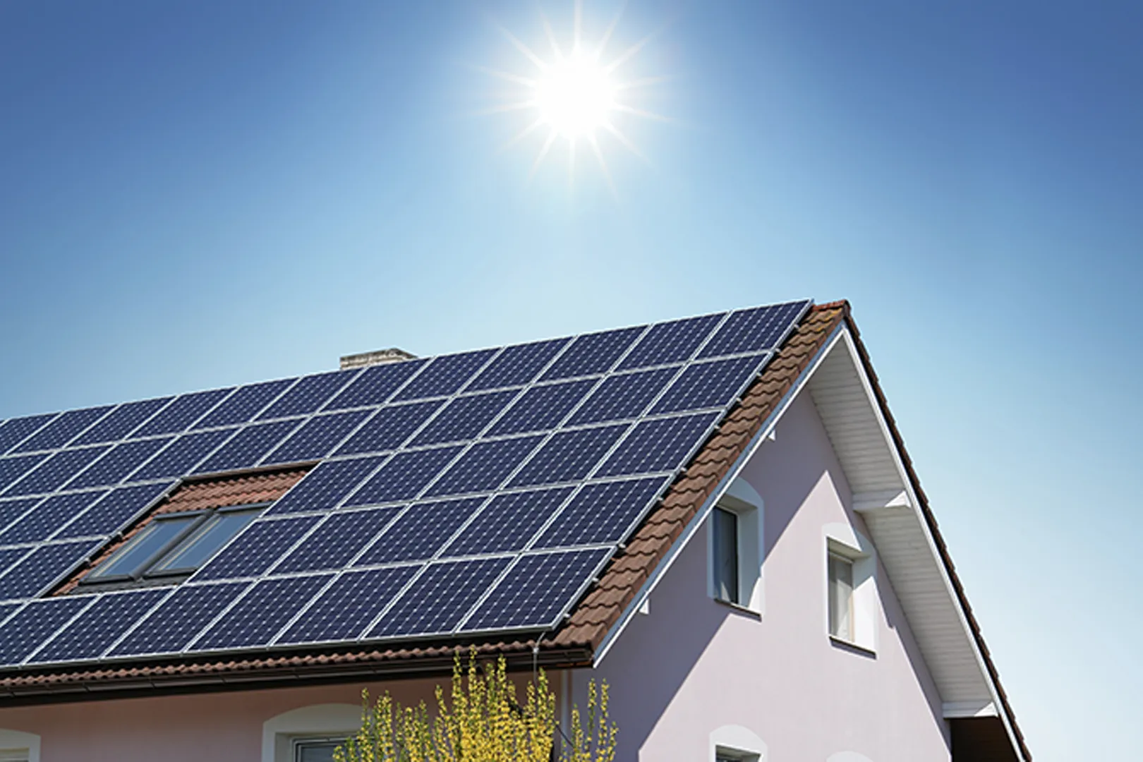 Cargador de coche eléctrico Circutor eHome 5 con integración fotovoltaica.