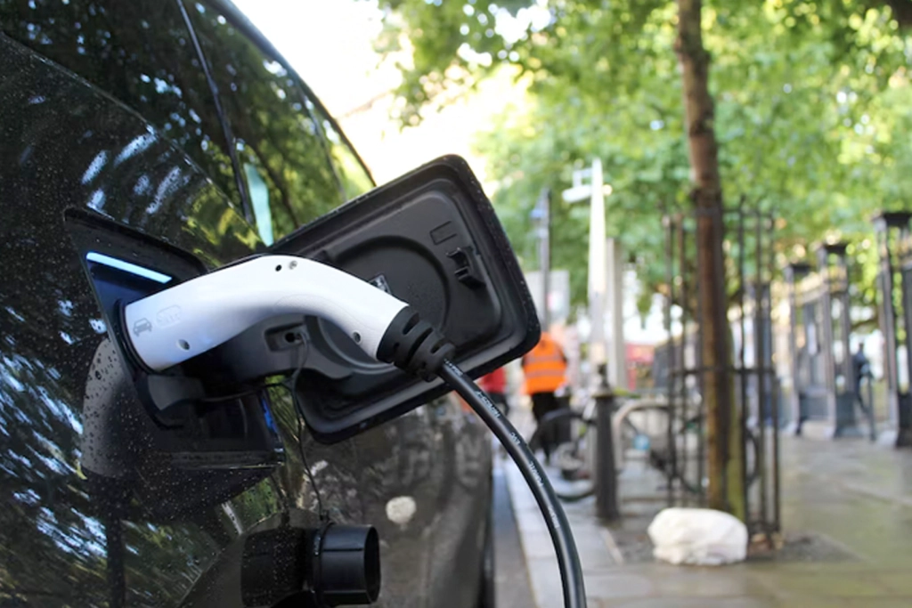 Analizador de redes CBS-2000AB de Circutor para recarga de vehículos eléctricos.